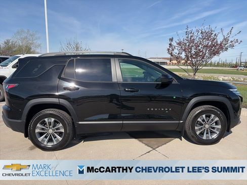 New 2026 Chevrolet Equinox LT w/ Convenience Package II AWD/4WD image 9