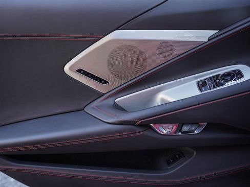 Used 2022 Chevrolet Corvette Stingray w/ Z51 Performance Package image 33