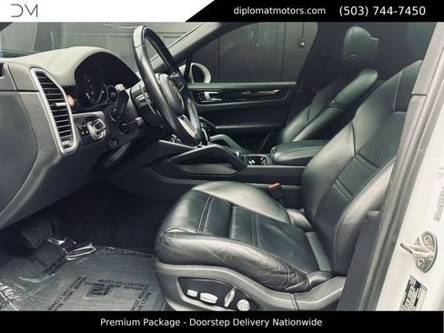 Used 2020 Porsche Cayenne AWD/4WD image 22