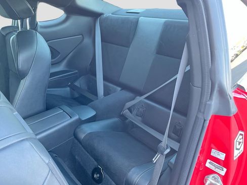 Used 2023 Toyota GR86 Premium w/ ALL Weather Mat Package (TMS) image 24