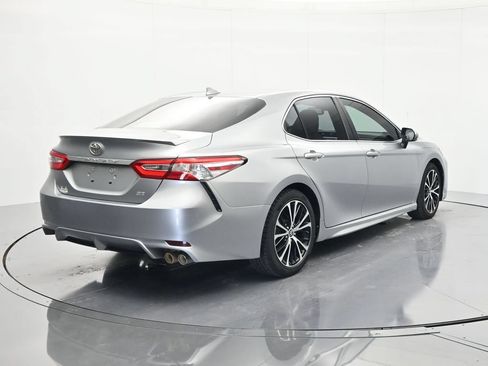 Used 2020 Toyota Camry SE w/ Convenience Package FWD image 5