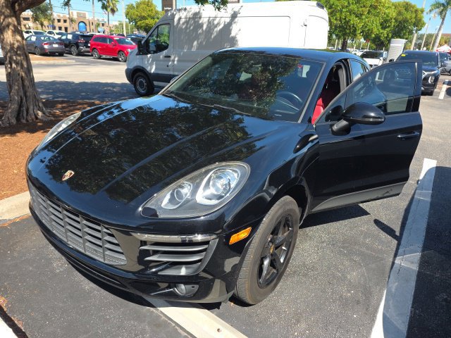 Used 2018 Porsche Macan AWD/4WD image 4