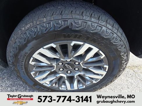 Used 2025 Chevrolet Tahoe Z71 AWD/4WD image 10