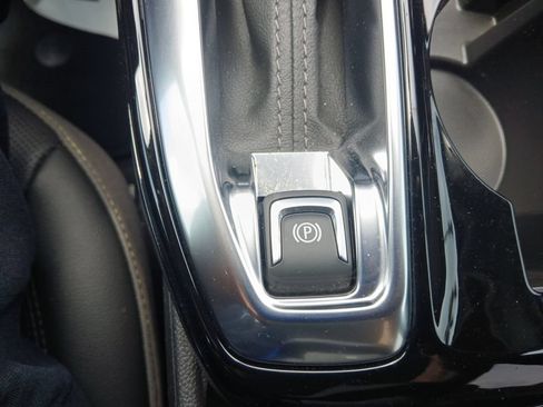 Used 2025 Chevrolet Trax ACTIV w/ Driver Confidence Package FWD image 23