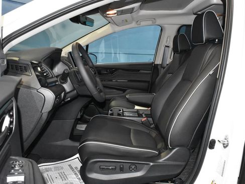 Used 2026 Honda Odyssey Touring image 7