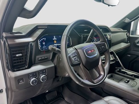 Used 2024 GMC Sierra 2500 AT4 w/ AT4 Premium Plus Package AWD/4WD image 9