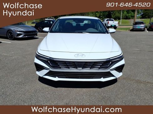 New 2026 Hyundai Elantra SE FWD image 8