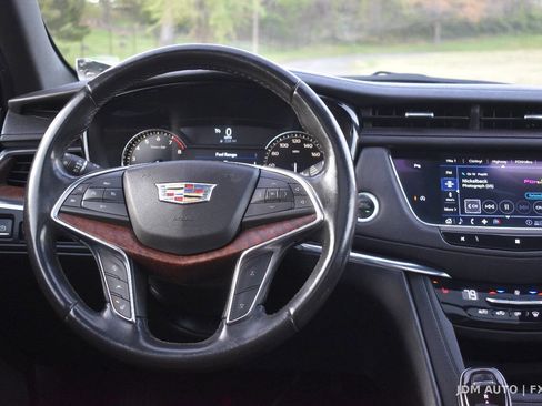 Used 2020 Cadillac XT5 Premium Luxury w/ LPO, Floor Liner Package AWD/4WD image 20