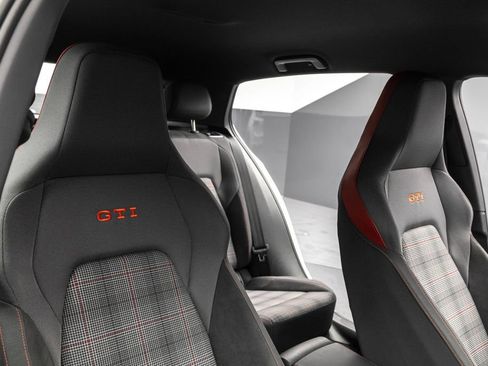 Certified 2023 Volkswagen GTI 40th Anniversary Edition image 34