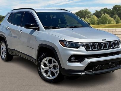 Used 2025 Jeep Compass Latitude w/ Convenience Group
