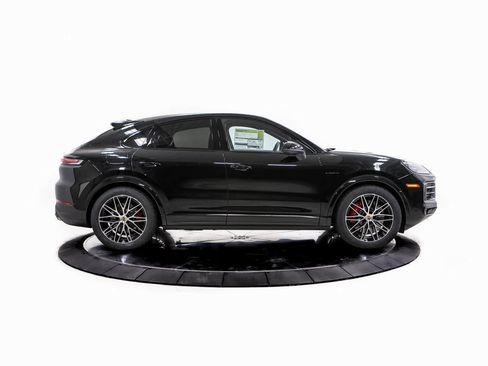 New 2026 Porsche Cayenne S image 8
