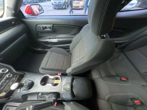 Used 2017 Ford Mustang Coupe RWD image 24