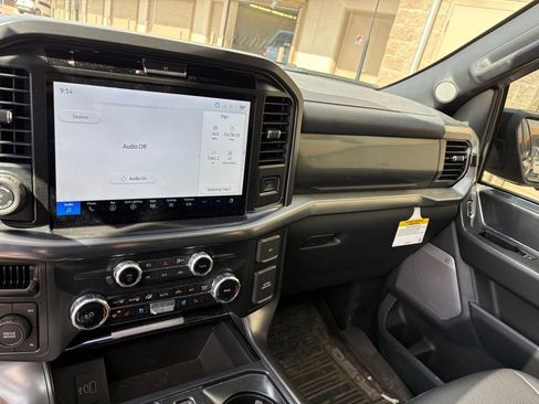 Used 2025 Ford F150 Lariat AWD/4WD image 21