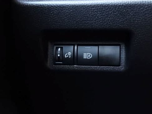 Certified 2025 Toyota RAV4 LE AWD/4WD image 38