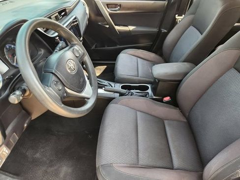 Used 2017 Toyota Corolla LE FWD image 9
