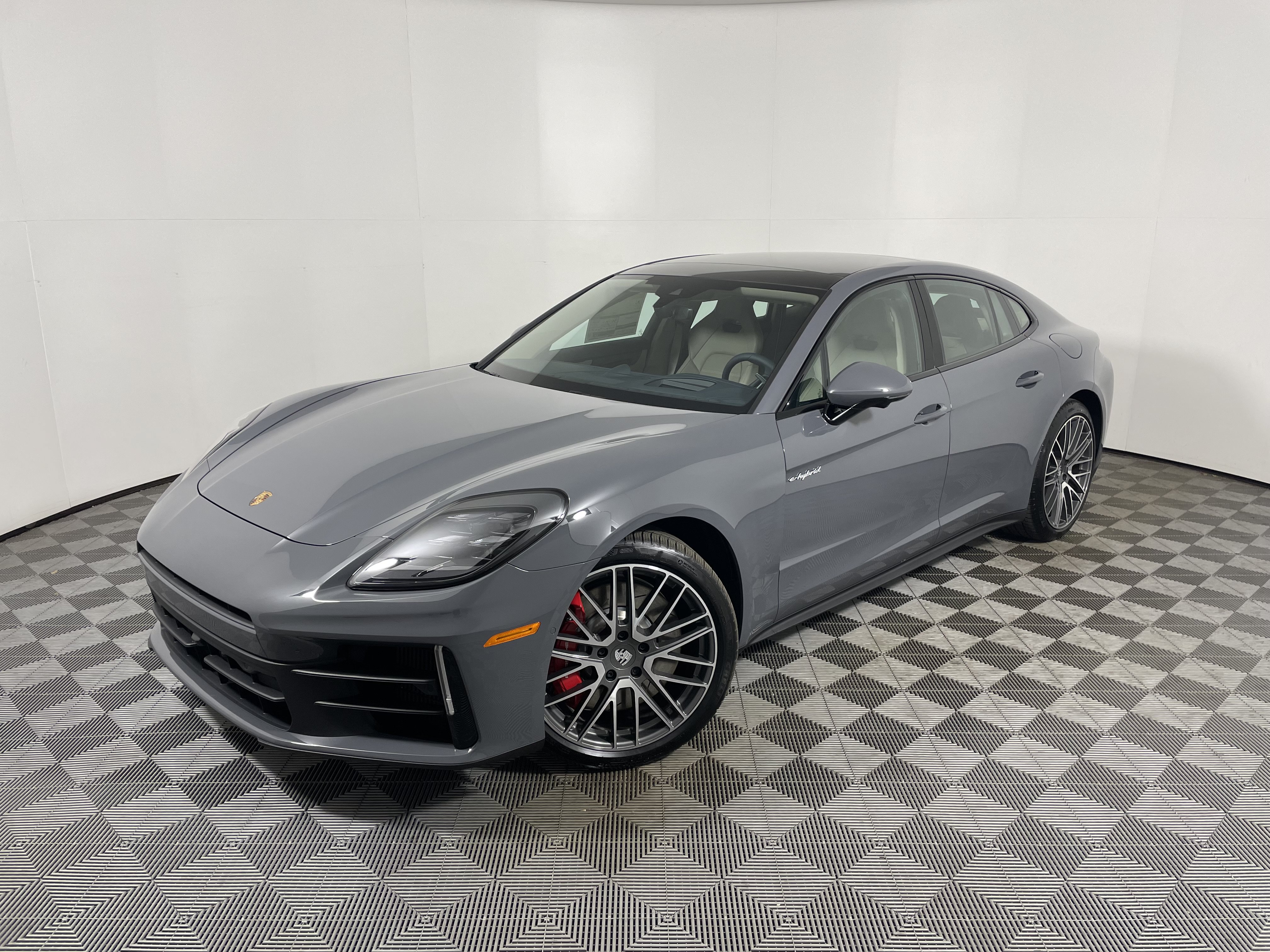 New 2026 Porsche Panamera 4S AWD/4WD image 1