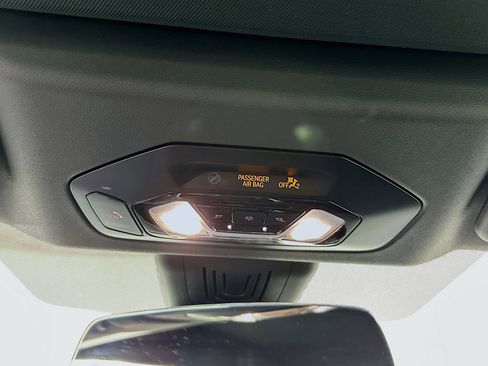 Used 2025 BMW 430i Convertible image 18