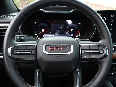 Certified 2024 GMC Canyon AT4 w/ AT4 Premium Package AWD/4WD image 15
