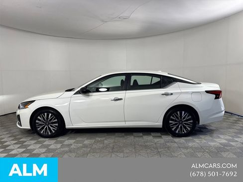Used 2025 Nissan Altima 2.5 SV FWD image 10