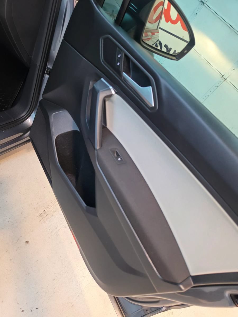 Used 2019 Volkswagen Tiguan S FWD image 24