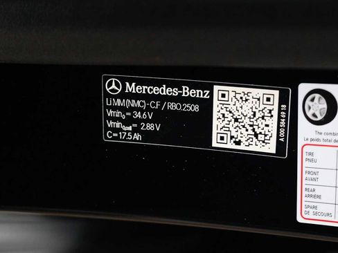 Used 2026 Mercedes-Benz GLC 300 4MATIC image 32