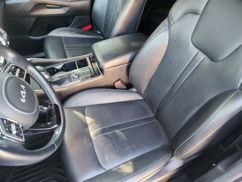Certified 2022 Kia Sorento S image 11