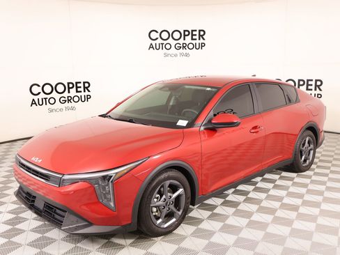 Used 2025 Kia K4 LXS image 9