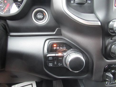 Used 2021 RAM 2500 Big Horn w/ Night Edition AWD/4WD image 28