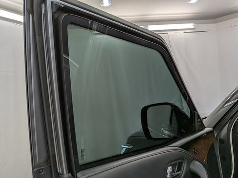 Used 2018 INFINITI QX80 4WD w/ Deluxe Technology Package image 16