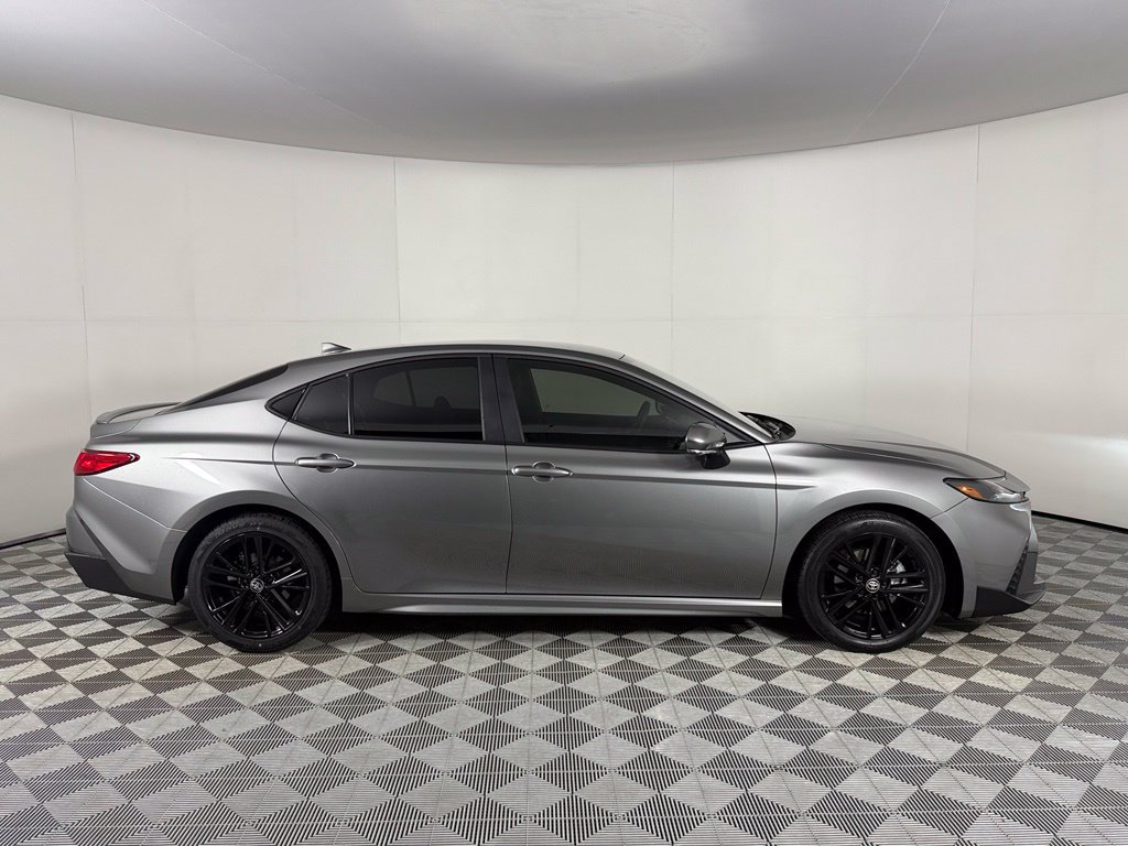Used 2026 Toyota Camry SE w/ Convenience Package FWD image 5