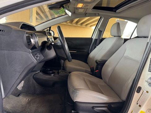 Used 2018 Toyota Prius C Four w/ Carpet Mat Package image 6