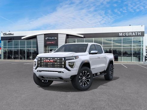 New 2026 GMC Canyon Denali image 8