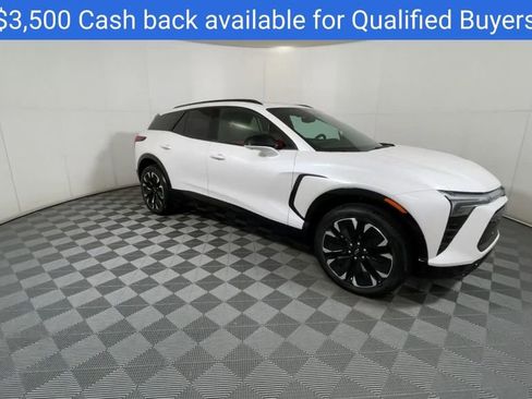 New 2025 Chevrolet Blazer EV RS image 2