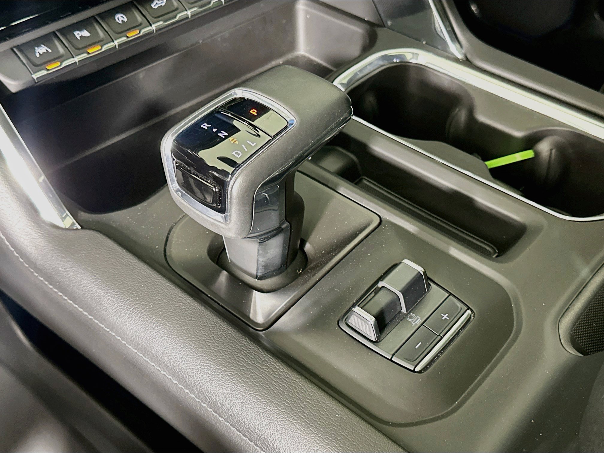 Used 2024 GMC Sierra 1500 Denali AWD/4WD image 25