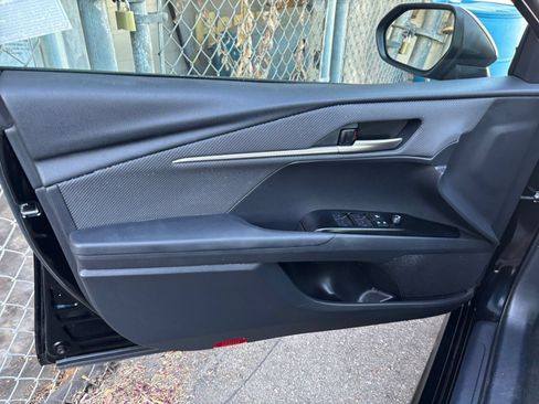 Used 2025 Toyota Camry SE FWD image 18