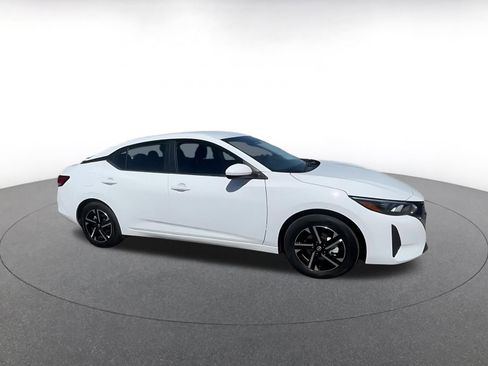 Used 2025 Nissan Sentra SV image 2