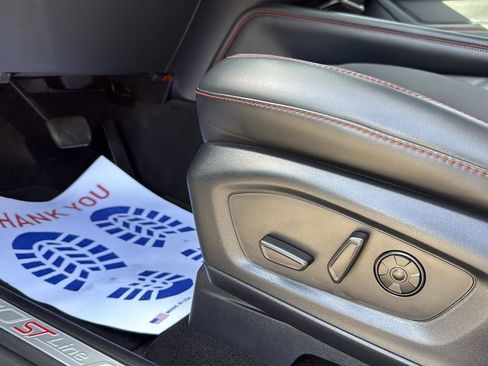 Used 2025 Ford Explorer ST-Line w/ Premium Package image 11