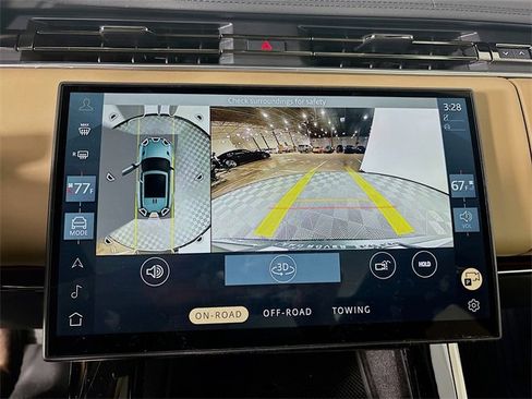 Used 2025 Land Rover Range Rover Sport SE image 17