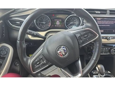 Used 2020 Buick Encore GX Essence w/ Experience Buick Package AWD/4WD image 7
