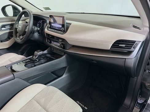 Used 2025 Nissan Rogue SV image 26