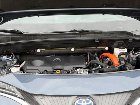 Used 2022 Toyota Venza LE AWD/4WD image 40