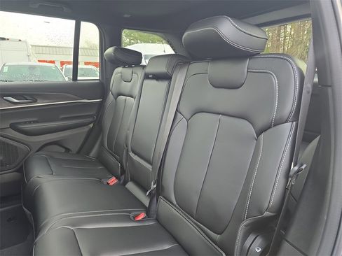 New 2025 Jeep Grand Cherokee Limited image 14