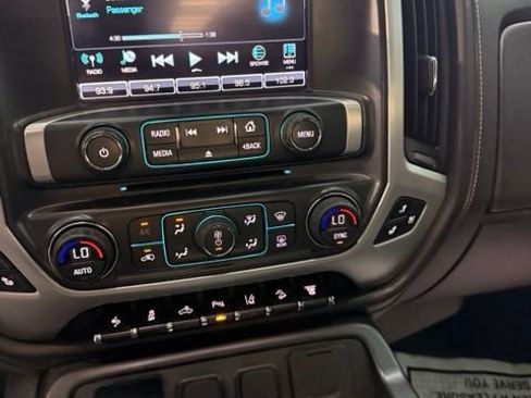 Used 2018 GMC Sierra 2500 SLT w/ Duramax Plus Package AWD/4WD image 13