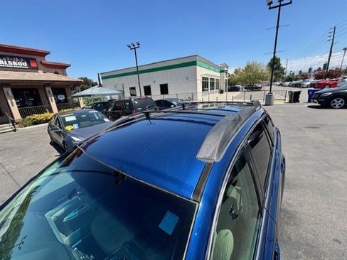Used 2010 Subaru Outback 2.5i Premium AWD/4WD image 13