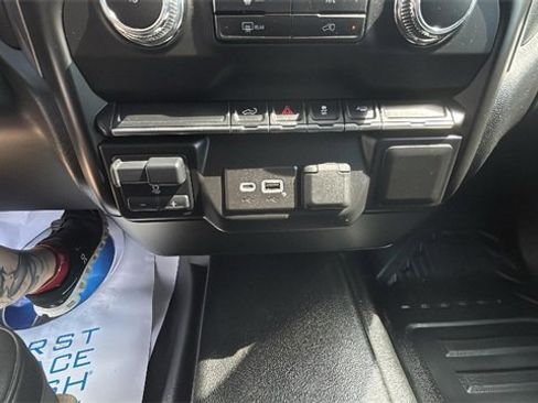 Used 2021 GMC Sierra 2500 2WD Crew Cab w/ Convenience Package image 21