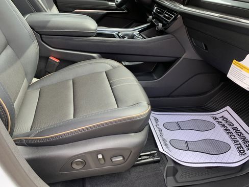New 2026 Chevrolet Traverse High Country w/ LPO, Floor Liner Package image 26