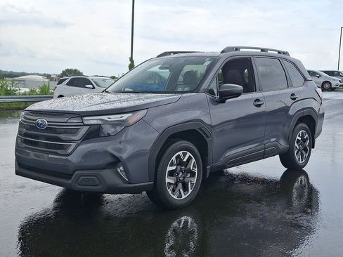 Certified 2025 Subaru Forester Premium AWD/4WD image 3