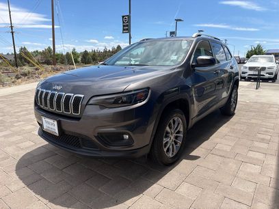 Used 2019 Jeep Cherokee Latitude Plus w/ Comfort/Convenience Group