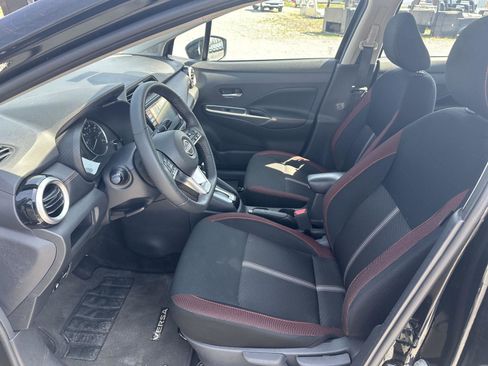 Used 2025 Nissan Versa SR image 16