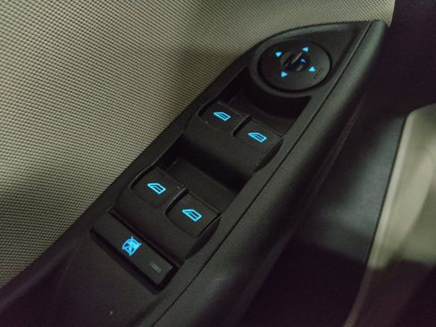 Used 2018 Ford Focus SE FWD image 27